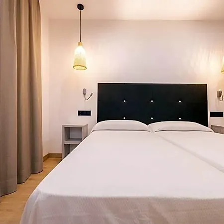 Costa Brava ホテル ロザス