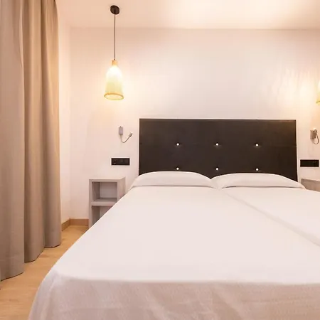 Отель Costa Brava 3*